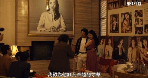 他拍过100多部电影,他拍了很多部电影英文