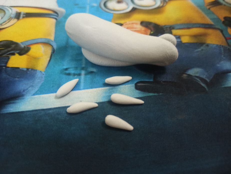 用超轻粘土做的超可爱小刺猬,超轻黏土和松果做刺猬