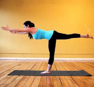 女人都是水做的,唐幼馨气质瑜伽教学视频