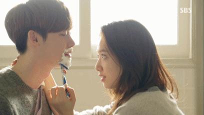 刘亚仁朴信惠阵容强大，韩国丧尸大片《活着》比釜山行2好看？