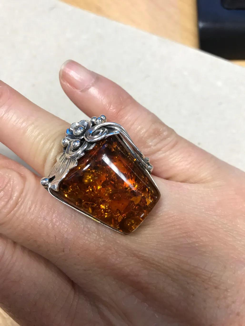 英国古董店的遇见—-怎样辨别真假琥珀蜜蜡