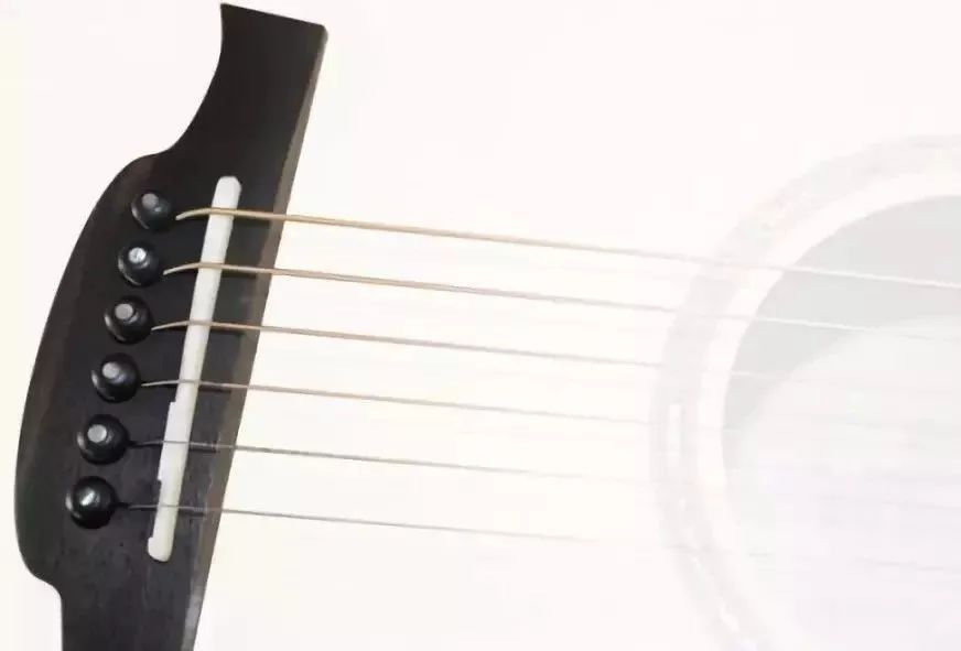 吉他一弦打品怎么解决,吉他打品怎么弄