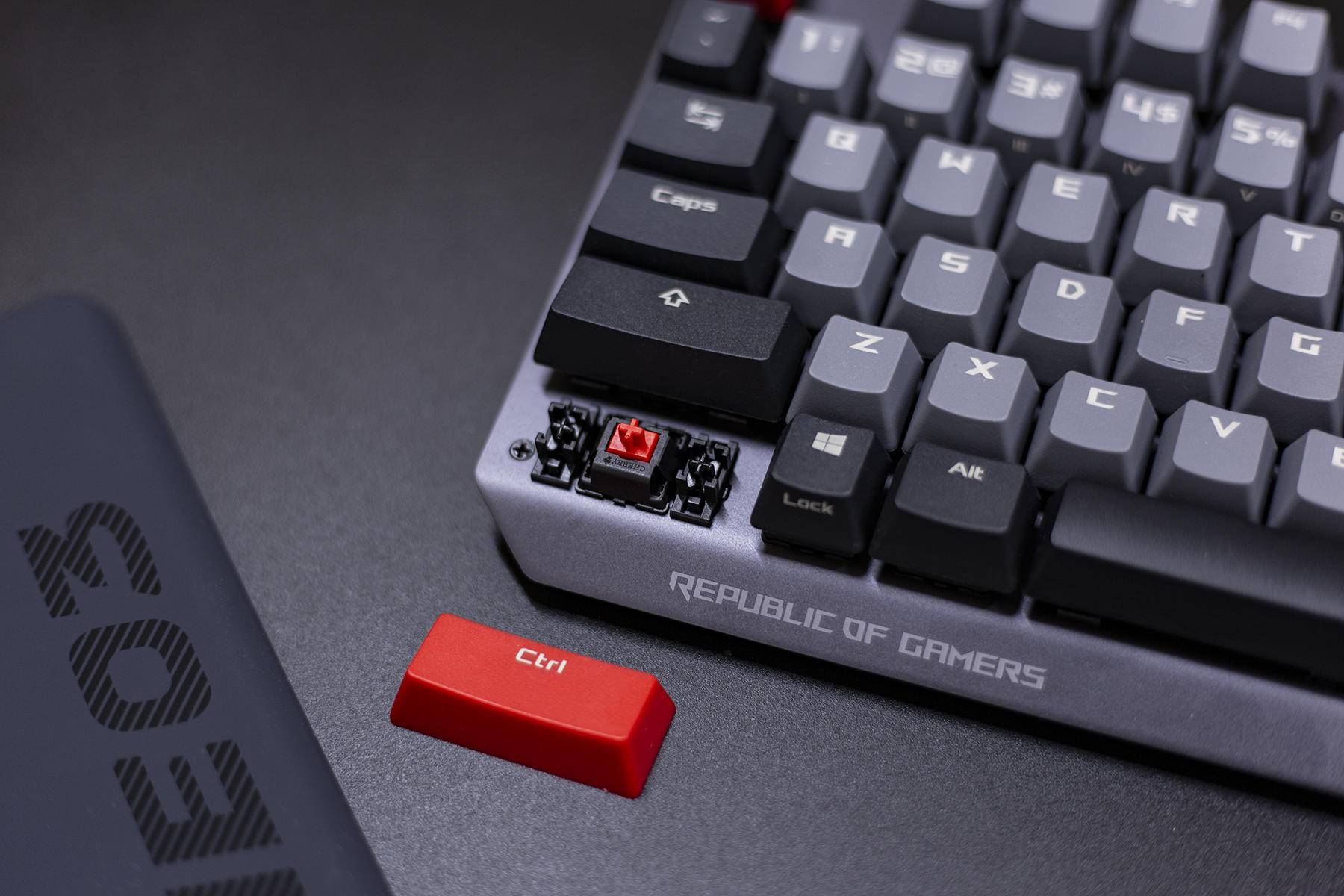 华硕rog游侠是什么材质的键帽,华硕键盘rog游侠讲解