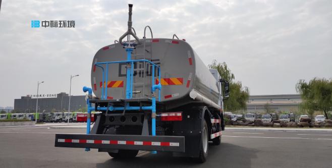 洒水车轮胎应该选择钢丝胎还是尼龙胎？看完文章你就明白了