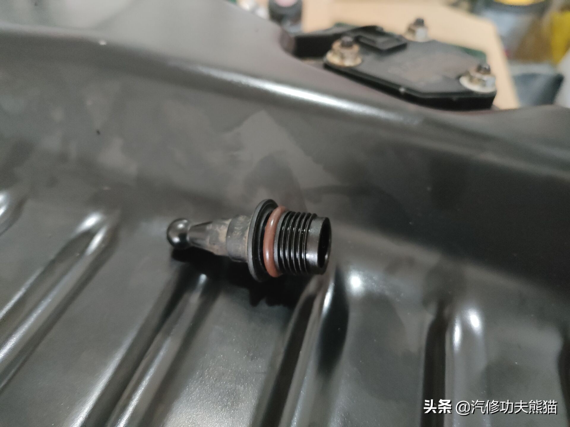 斯柯达昊锐烧机油维修视频,大众斯柯达昊锐1.8t烧机油