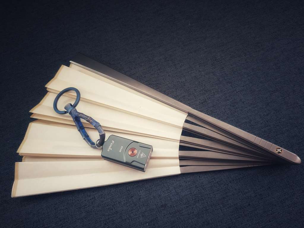 小包包里装些什么,小包包里适合放什么东西