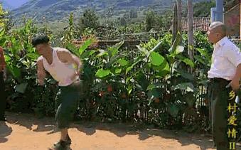 5个男生卷裤腿神技，你一定要学！别再和插秧队队长赵四一样了！