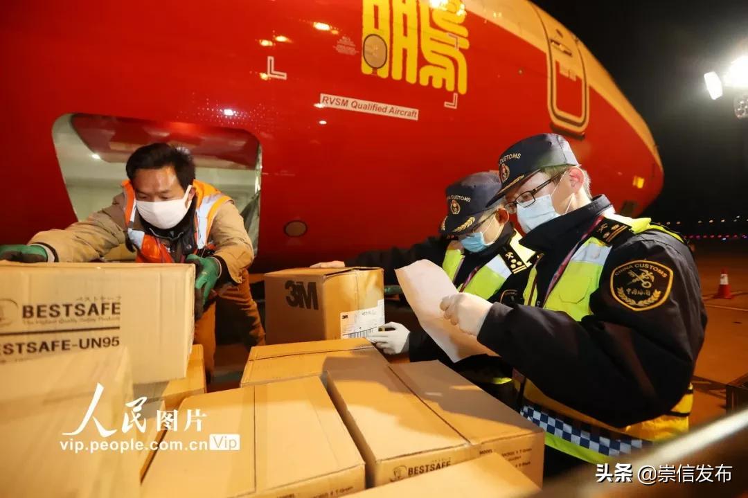 战疫泪目瞬间,战疫中的40个瞬间