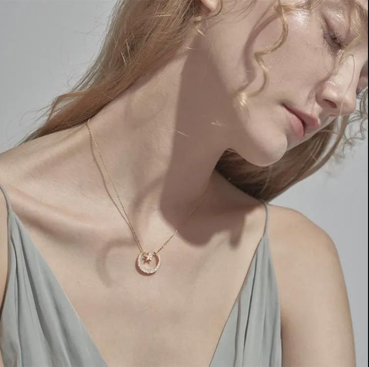 礼物适合上班族女生,适合送女生的饰品类礼物有哪些