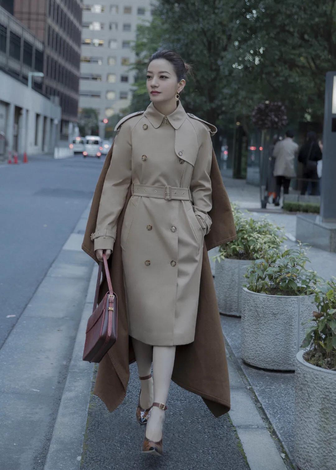 怎样选择巴宝莉女士风衣经典款,巴宝莉风衣男士穿搭指南