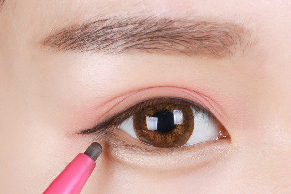 眼袋和卧蚕的区别教你区分小妙招,眼袋跟卧蚕的区别解决办法