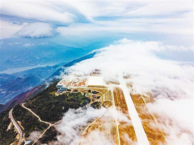 拥有七种*器武**的边陲小城巫山，风光秀丽前景可期，你怎么看呢？