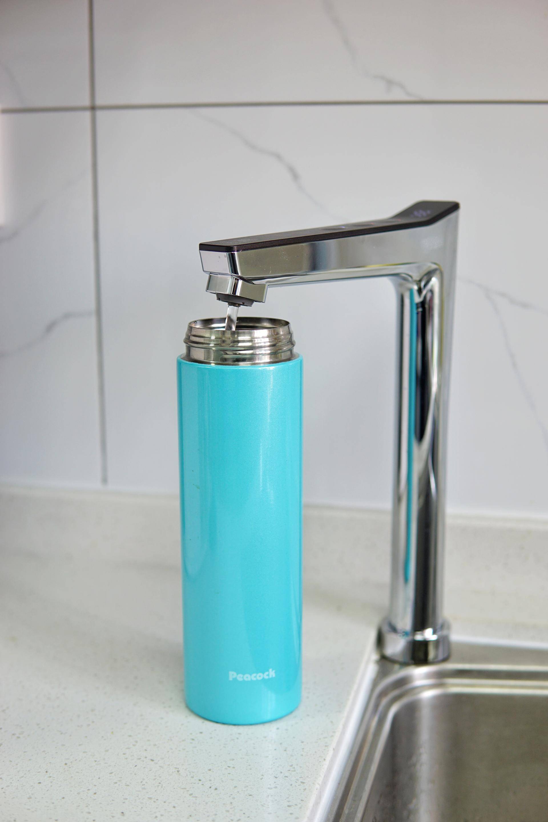 房价那么贵一点也不能浪费,台面净热一体净水机测评