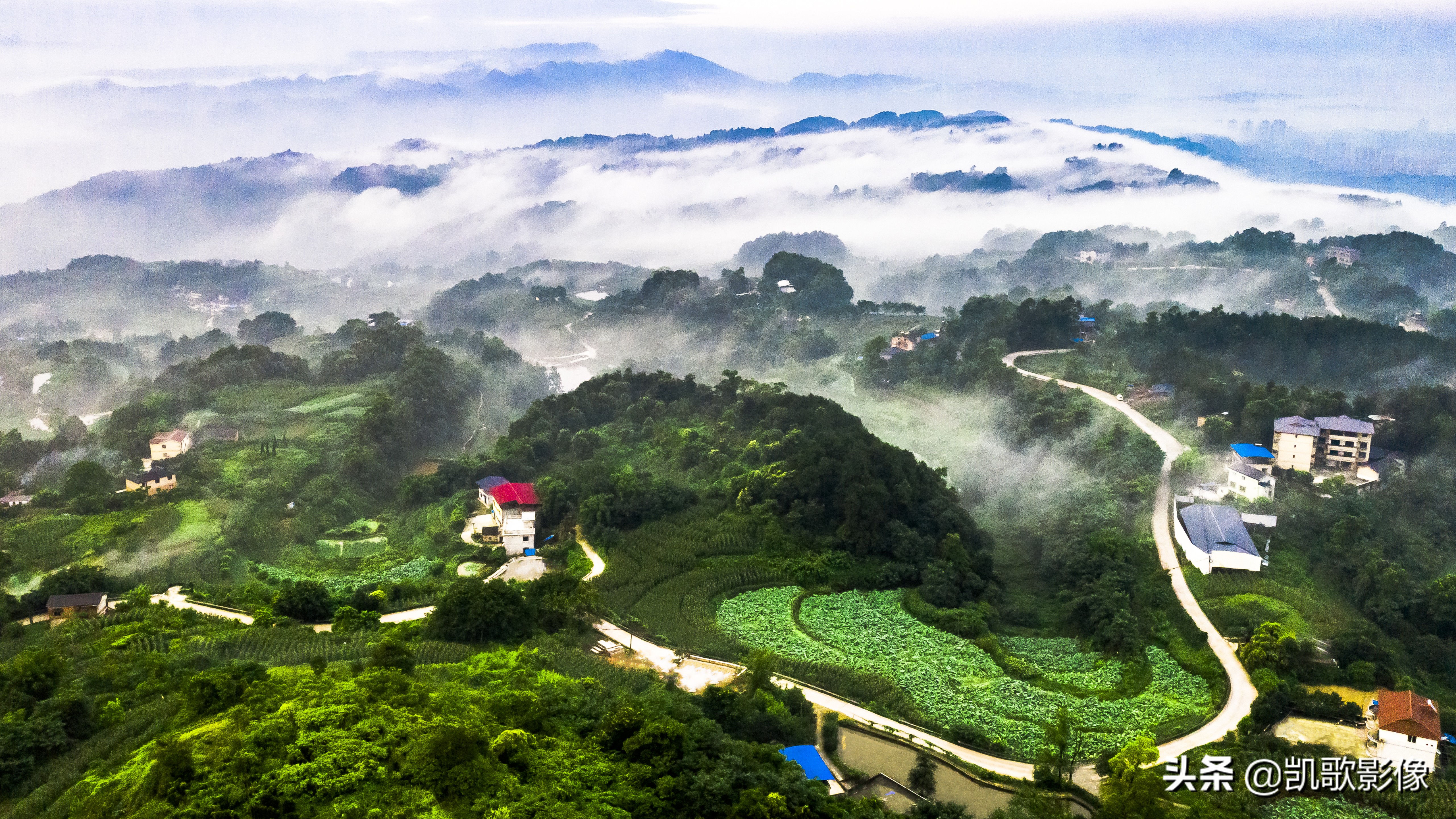 云篆风清.天然雕饰.巍巍云篆山涛涛长江水流传千年古巴渝风光静美