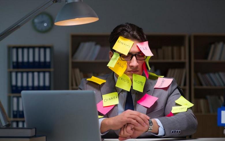 公务员辞职送外卖违法吗,公务员周末送外卖是否违法