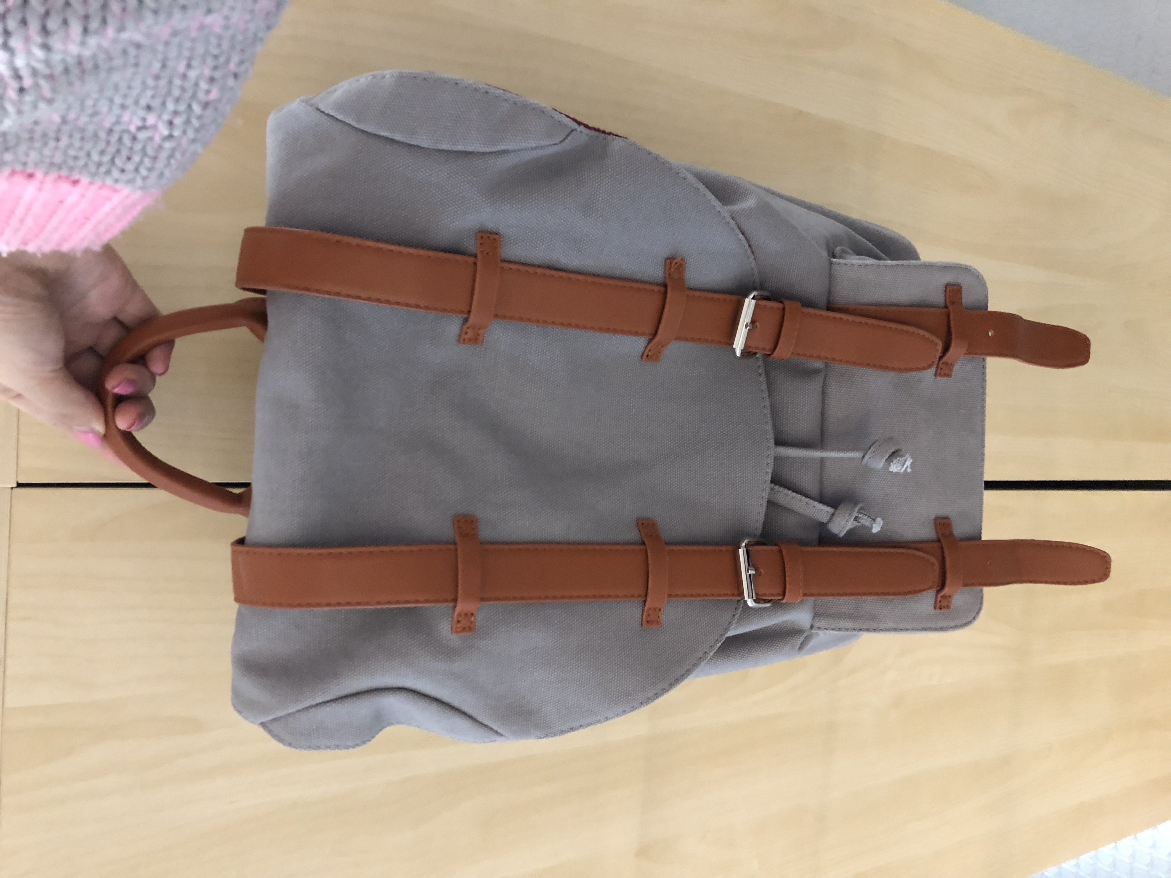 日常外出都实用的时尚小包——GastonLuga