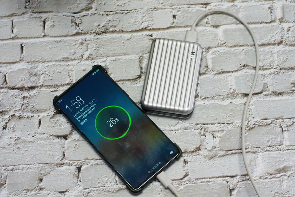 可以带上飞机的最大充电宝,长途旅行充电宝可以上飞机