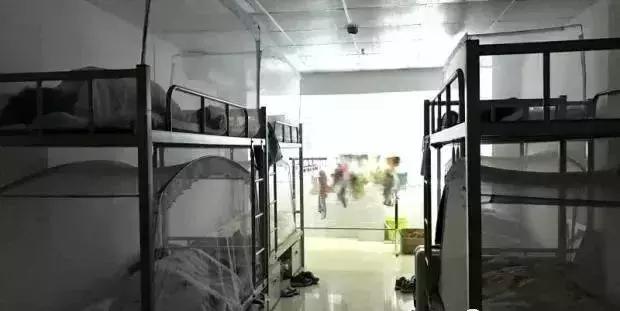 深圳前十中学宿舍,深圳四大高中宿舍图