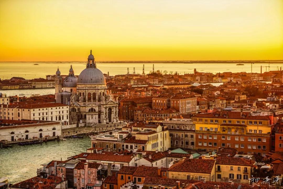 摄影初学者预算两千买什么相机,家用和旅游摄影买什么相机