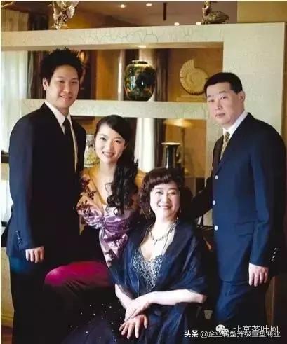 她放弃几十亿家产,用5年的时间打造估值10亿的“最牛茶馆”