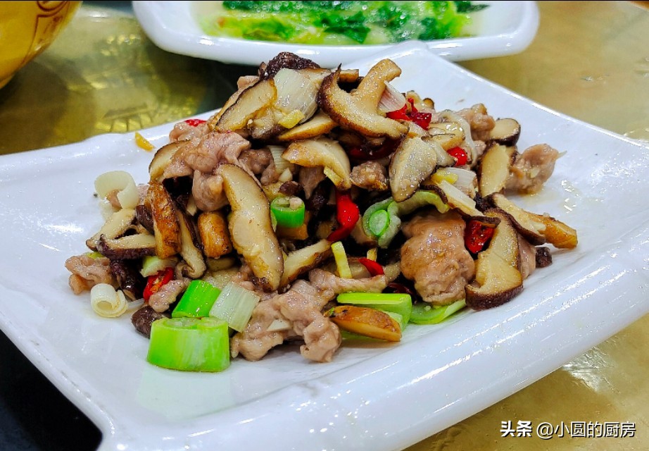 朋友请吃饭点了很多菜该怎么说,朋友请客点了七个菜