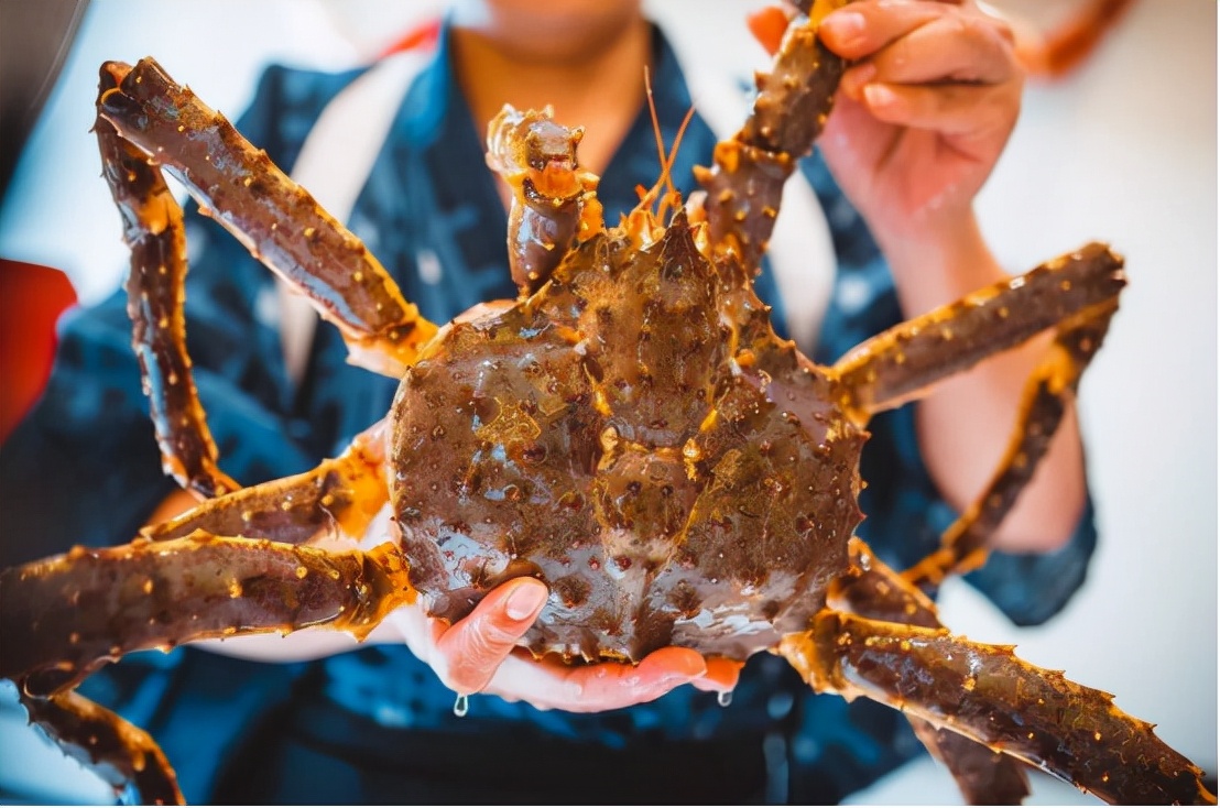 帝王蟹有蟹蛭还可以吃吗,网购帝王蟹上现大量活虫商家