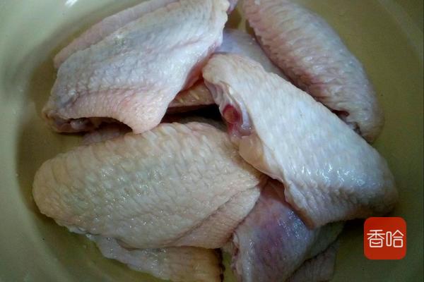 盐焗鸡翅的三种做法,用盐来焗鸡翅怎样做