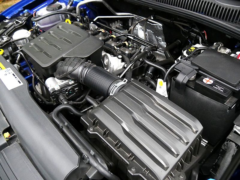 大众poloplus纵情乐活版,大众poloplus和飞度哪个好