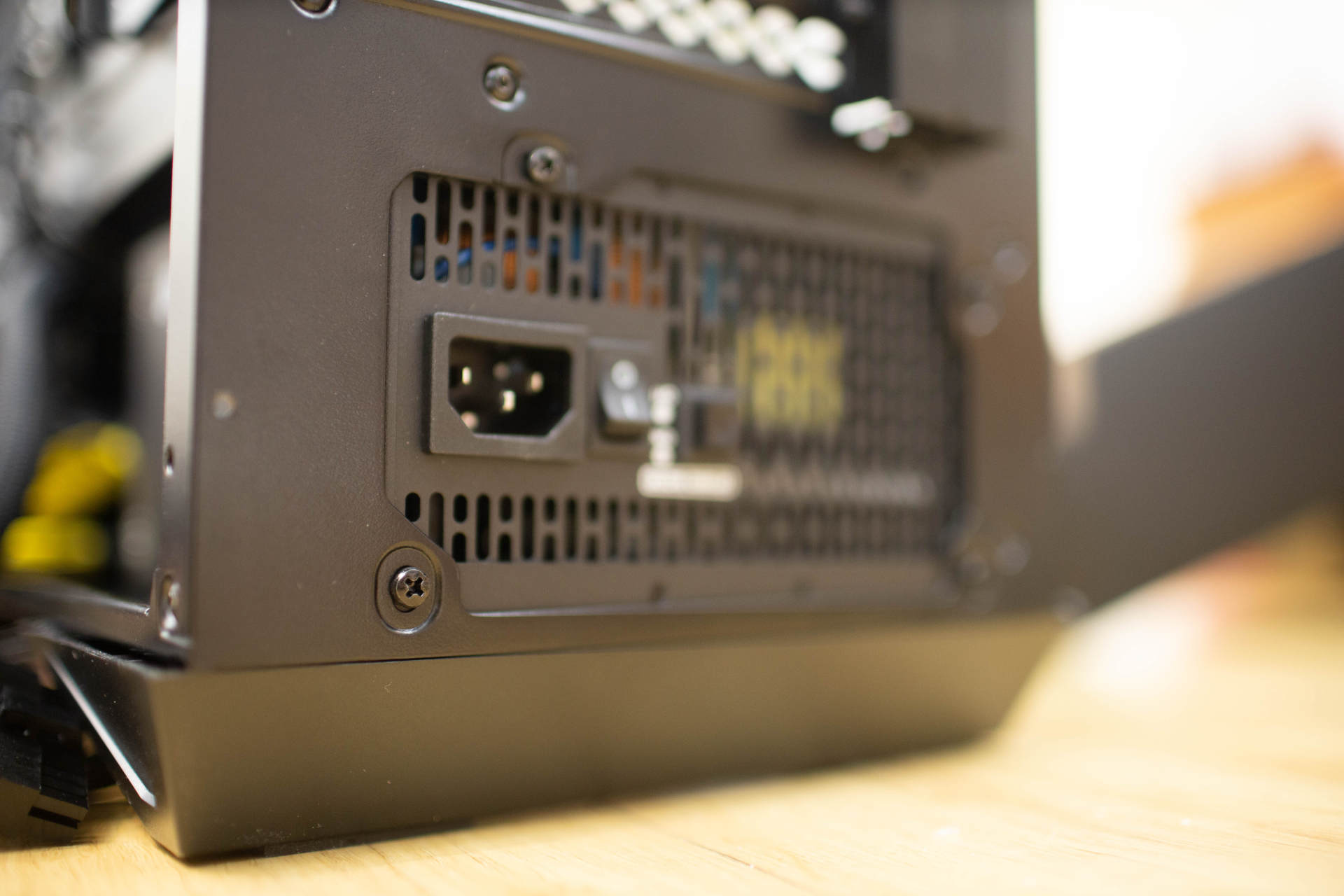 微星氪金枪二代可以装风冷吗,微星氪金枪机箱前面可以拆吗