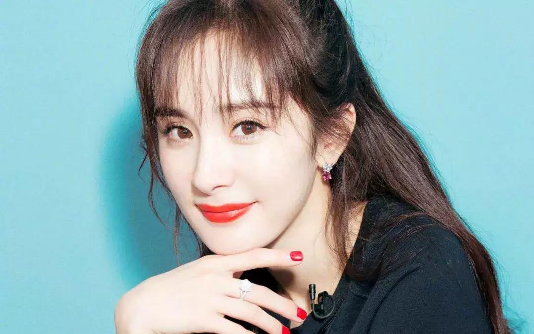 杨幂谈自己的感受还有家庭教育观,杨幂谈亲子教育说要给孩子自由