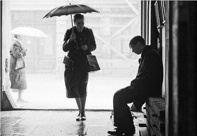 《生死诵读》难堪的不伦之恋中，男人对爱的责任和担当