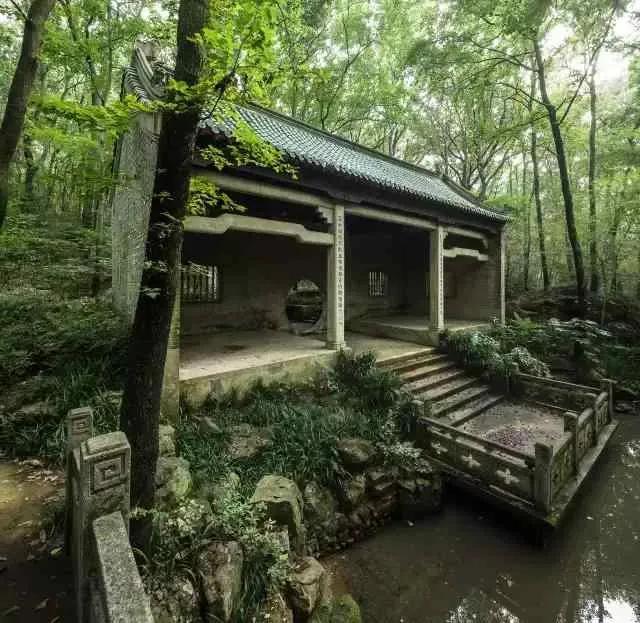 谭延闿墓,谭延闿墓用圆明园的石头