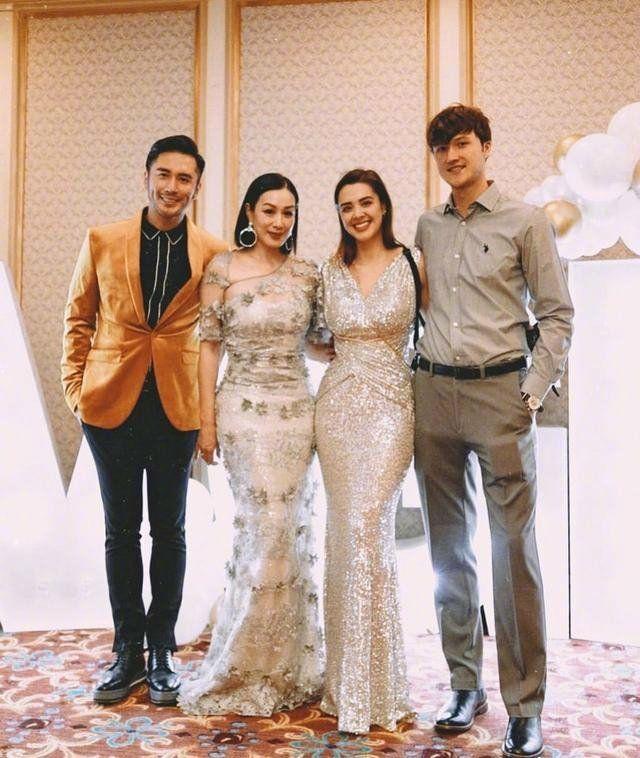 考拉硬照惊为天人,考拉弹钢琴