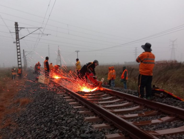 往事回忆拜师学徒-师傅德高艺精湛、情深厚意铭心间