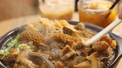 麦地这家“小香港”，藏着45年的正宗港味！一到饭点就满座.