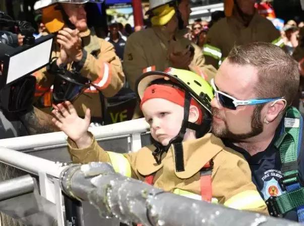 圣诞老人来了真实视频,圣诞老人来澳洲