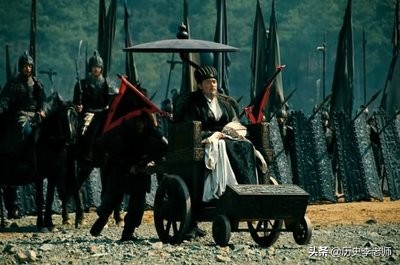 诸葛亮神机妙算，为何刘备打仗从不带上他？毛主席七个字道出玄机