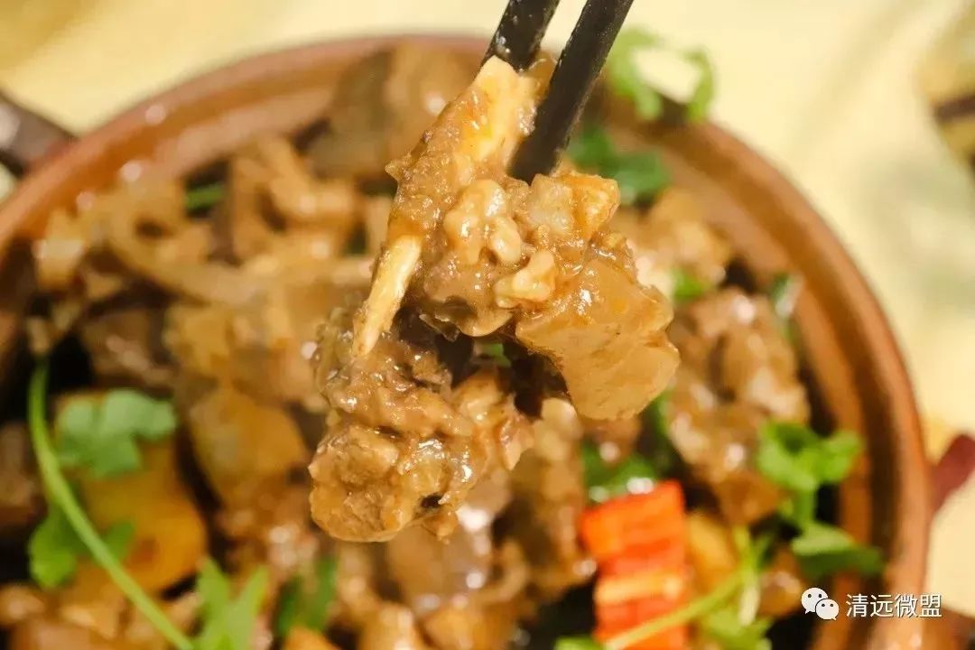 铜盘焗鸡的正宗做法,特色铜盘焗鸡