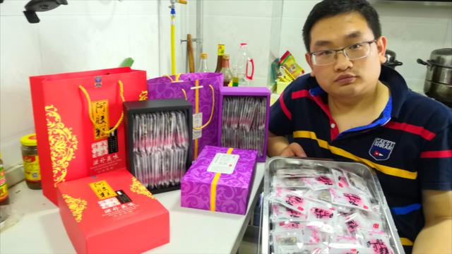 给坐月子的产妇可以送阿胶糕吗,媳妇儿坐月子能吃阿胶糕吗