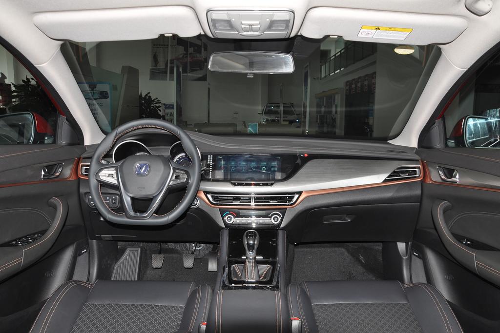 国产最美两厢车长安逸动xt,长安汽车第二代逸动xt