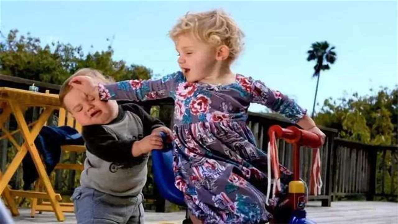 被父母排挤怎么办,孩子被排挤孤立家长该怎么做