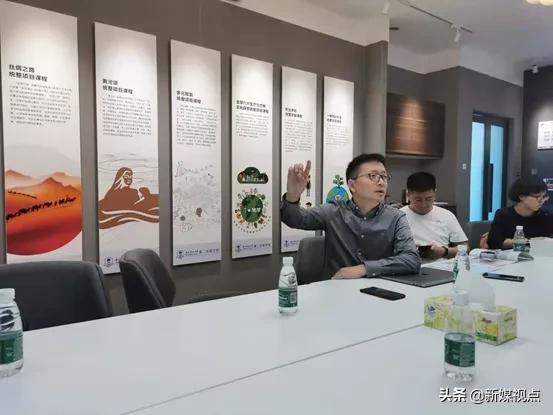 相识应为有缘人,不信春风唤不回