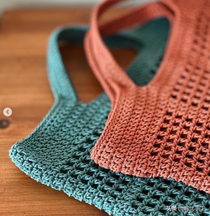 简单漂亮的小包包钩针教程,韩国钩针钩桌布花样教程