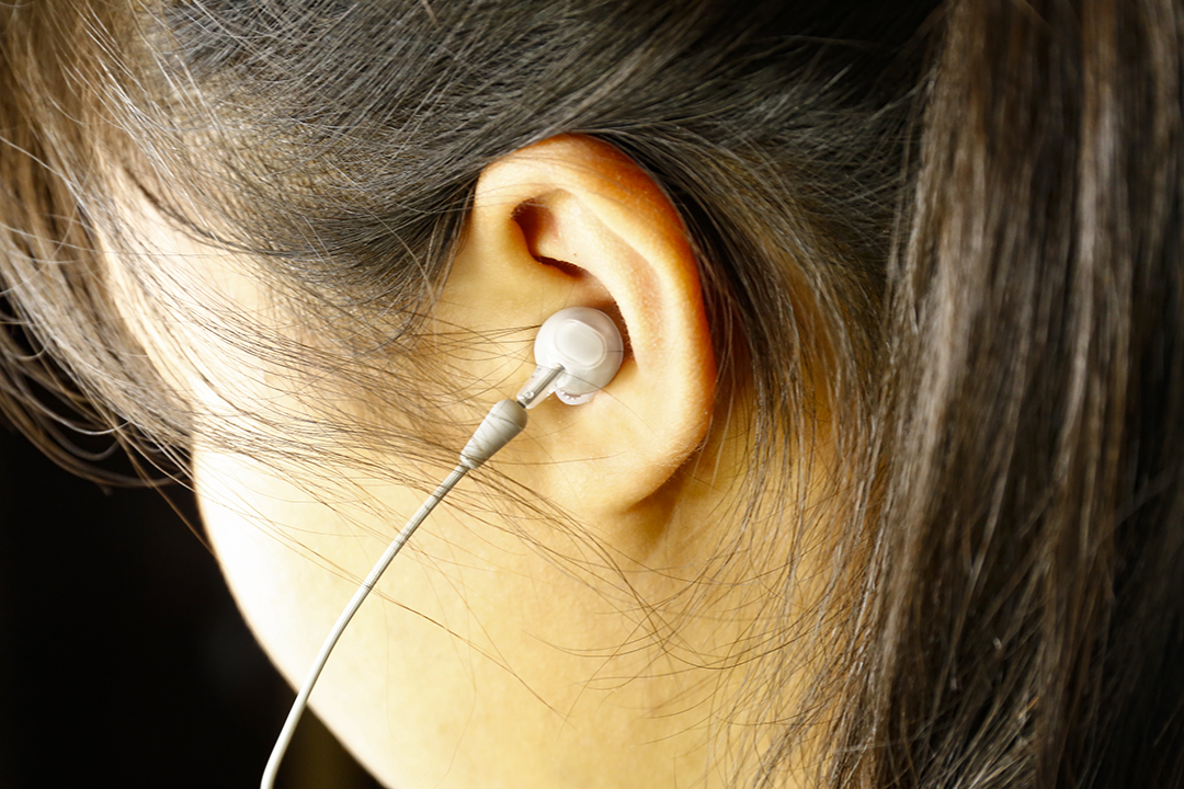 索尼颈挂式耳机wi-c200测评,索尼蓝牙耳机wi-c100评测