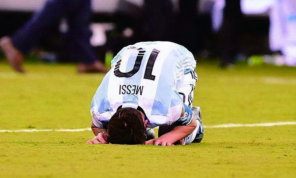 世预赛梅西又被坑，推射进球被吹，国家队生涯还有多少悲催经历？