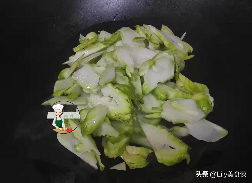 夏天遇到这菜必买,鹅蛋和什么一块炒好吃