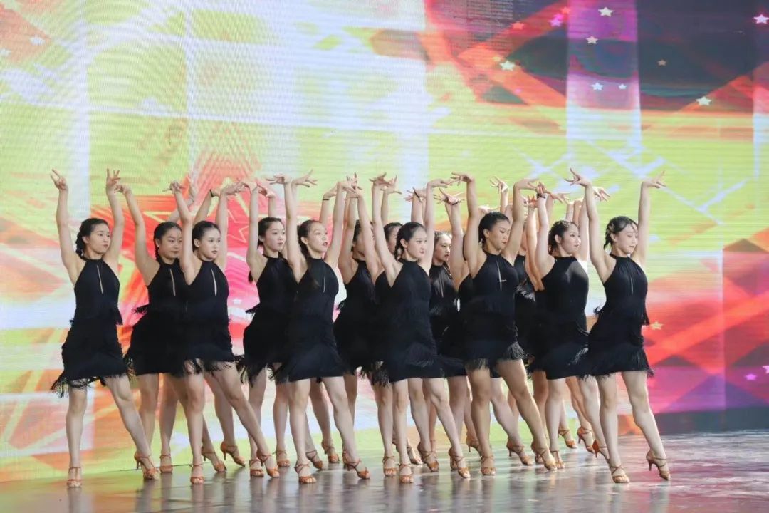 太炫了!穿越黄河、沉浸式体验“鹊华秋色”…文旅博览会成网红打卡地!还有200万消费券等你领!