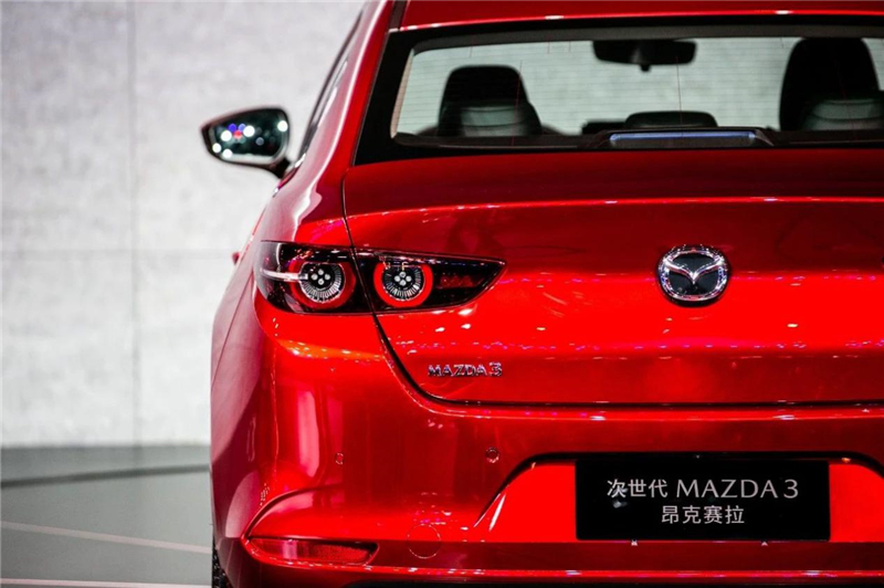 全新马自达3上市售价11.59-16.89万，加配又加长，与思域正面刚