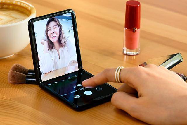 三星折叠手机zflip3小屏幕组件,三星折叠屏zflip3纤维外壳