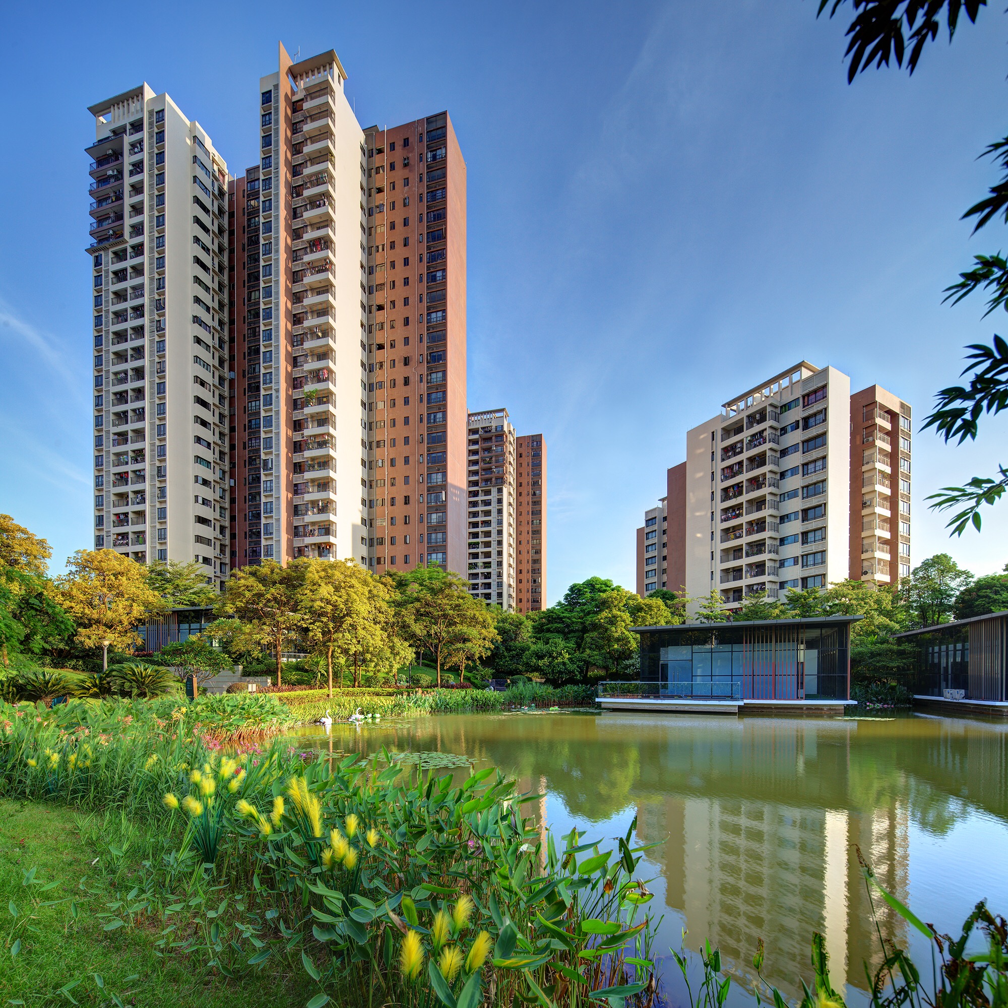 中惠松湖城金山湖,四季松湖和中惠松湖城哪个好